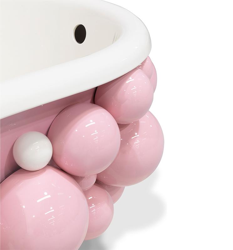 Gravity Bathtub