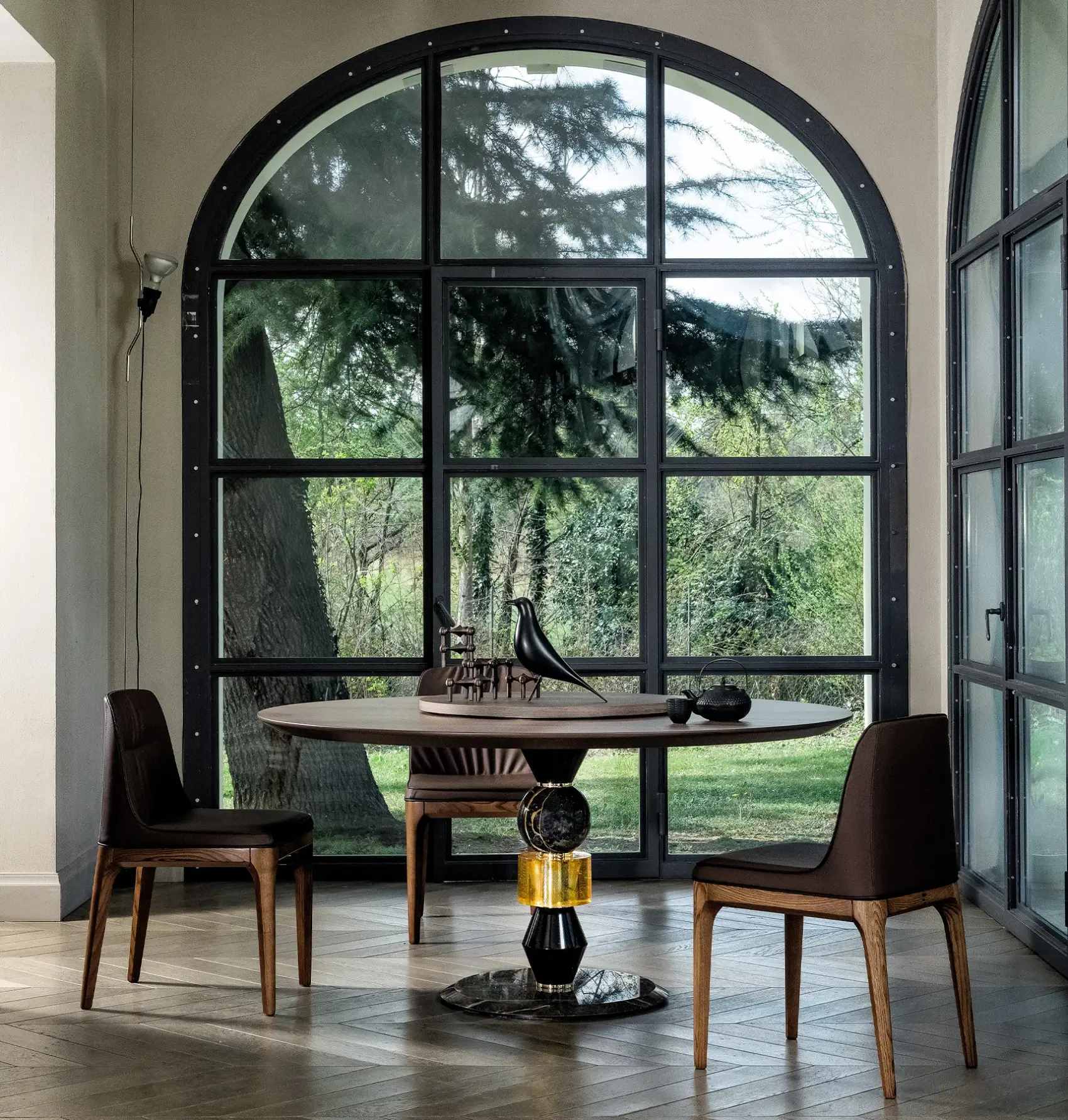 Pandora Dining Table