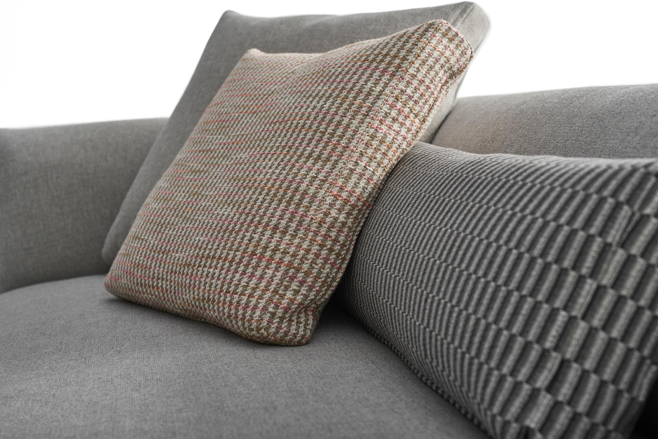 Italian Cosy Sectional Sofa for Luxury Comfort