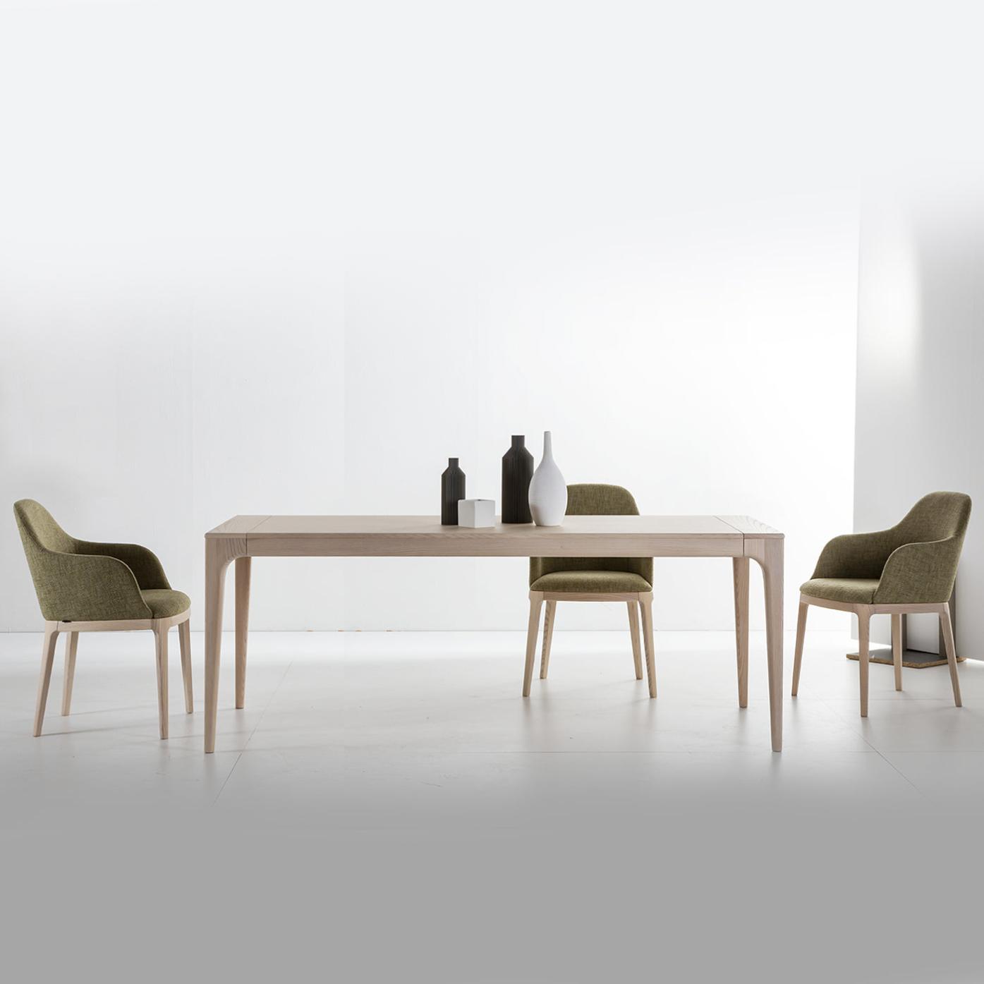 Fashion Extendable Dining Table