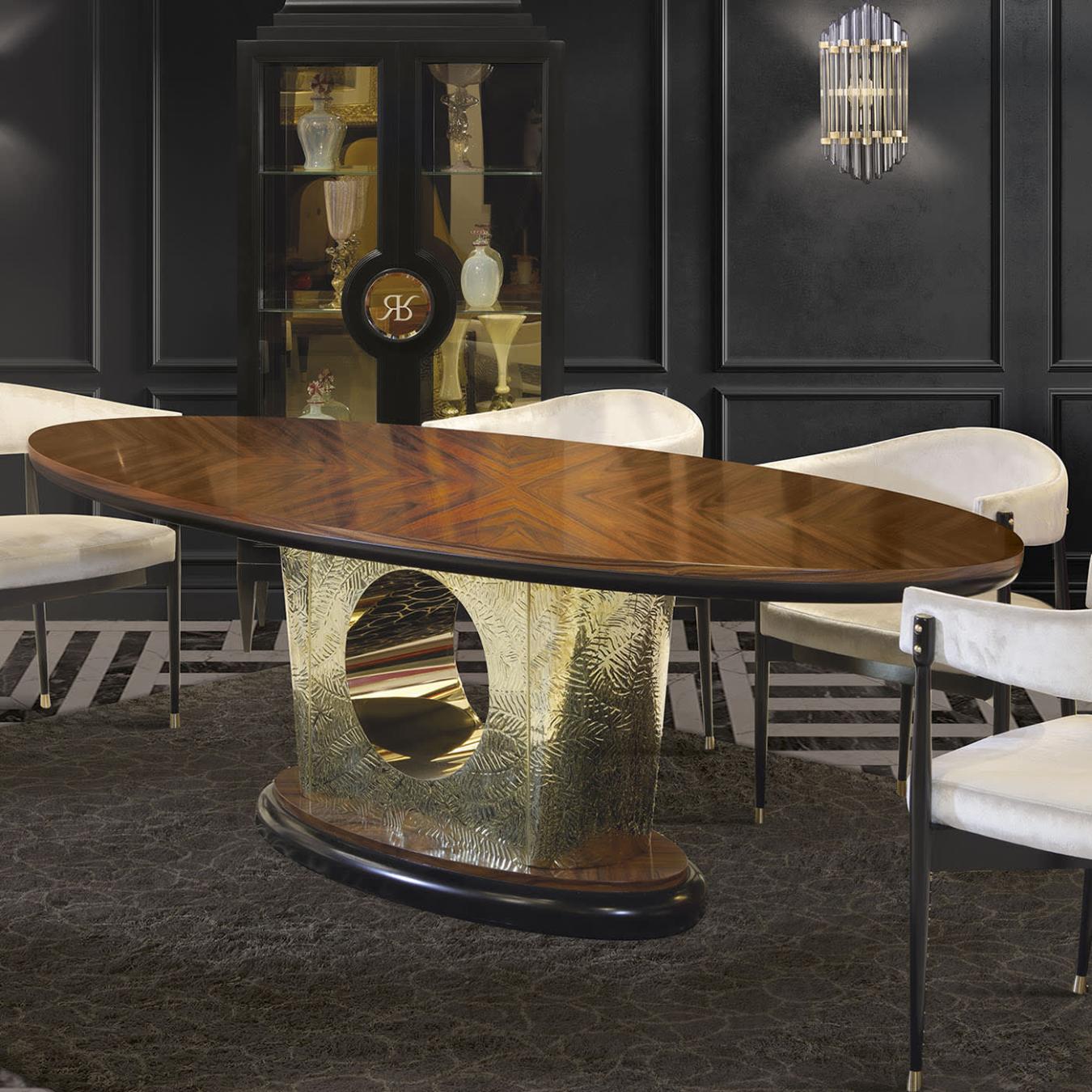 Oval Dining Table in Rosewood