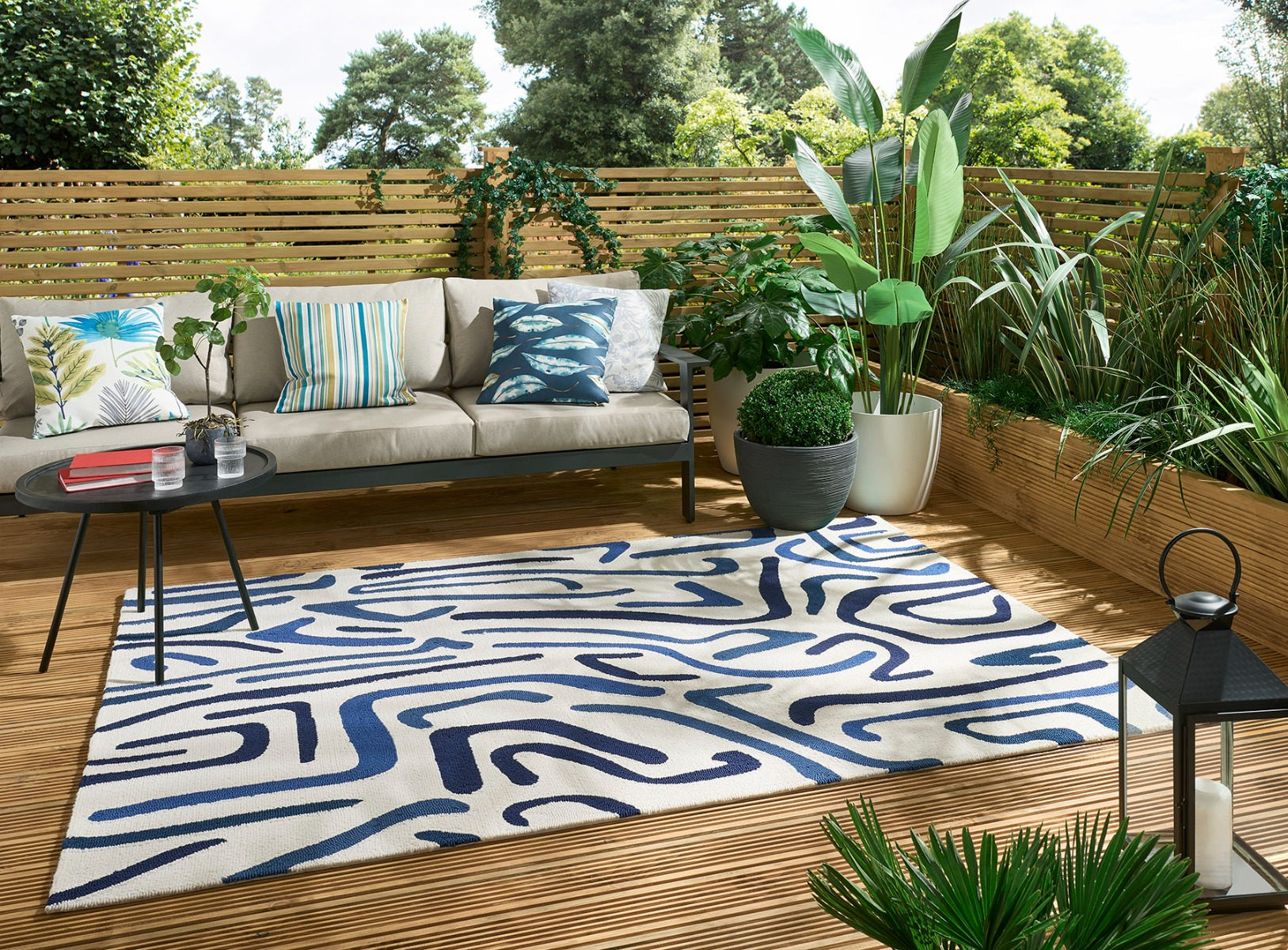 Hand-Tufted Outdoor Rug