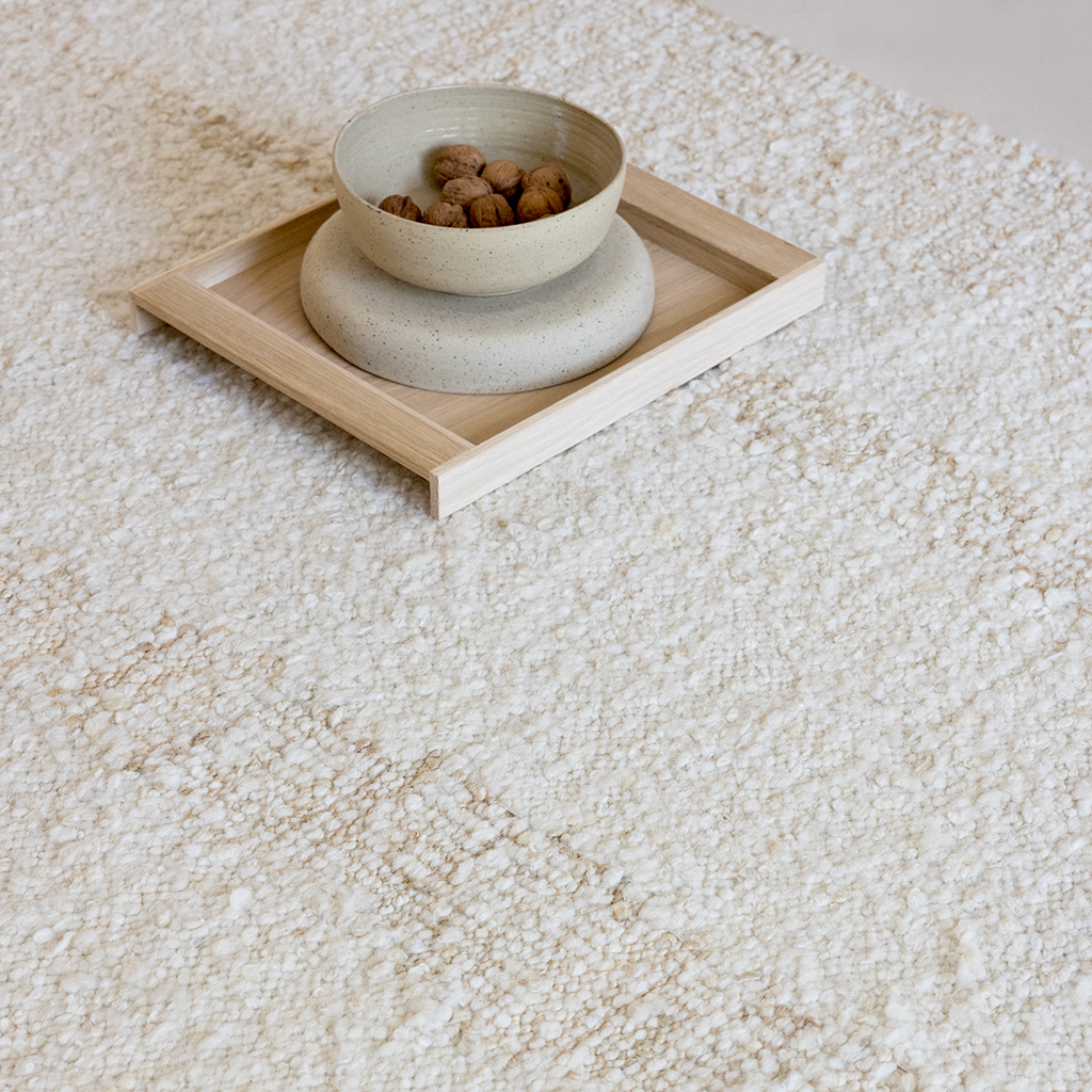 Wool White Base Rug | Size: 5' 3