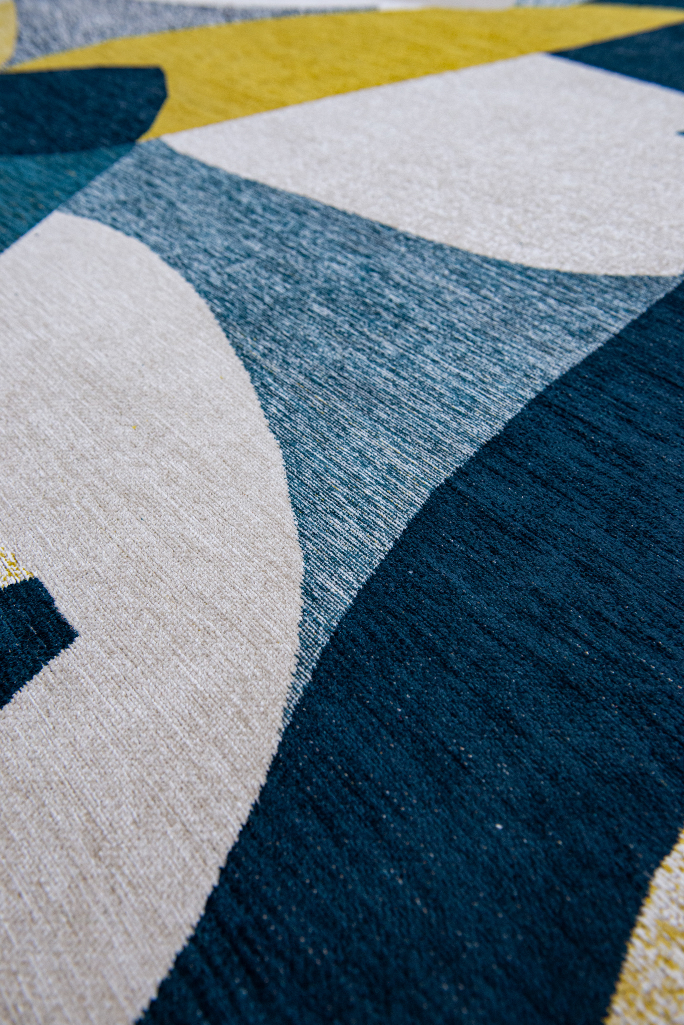 Duck Song Round Rug