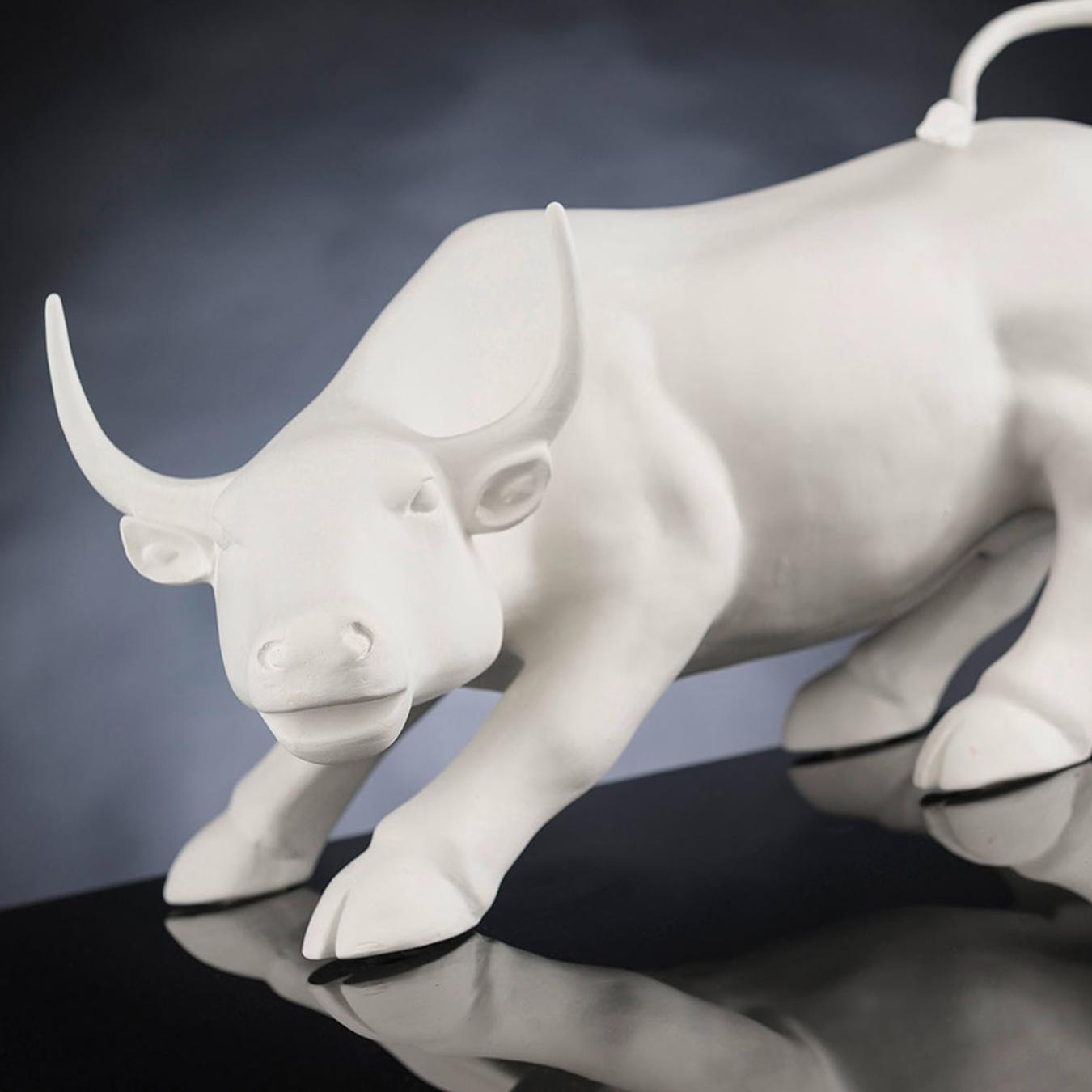 Wall Street Bull Sculpture