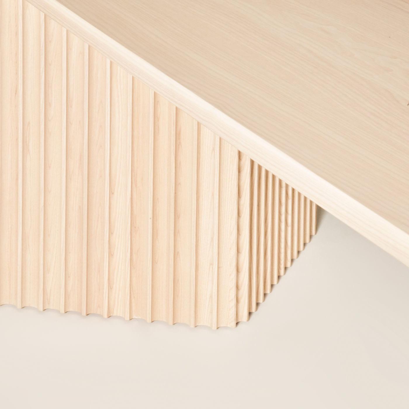 Basalto Naturale Ash Table