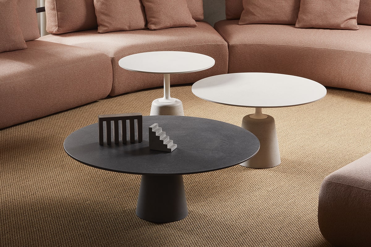 Rock Mini Italian Coffee Table | Structure: Cement Natural X080 | Tabletop: White Cement | Dimensions: Ø 100 cm