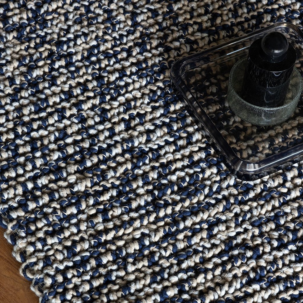 Ink Rug | Size: 6' 7