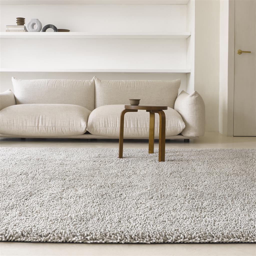 Light / Gray Shag Gravel Rug