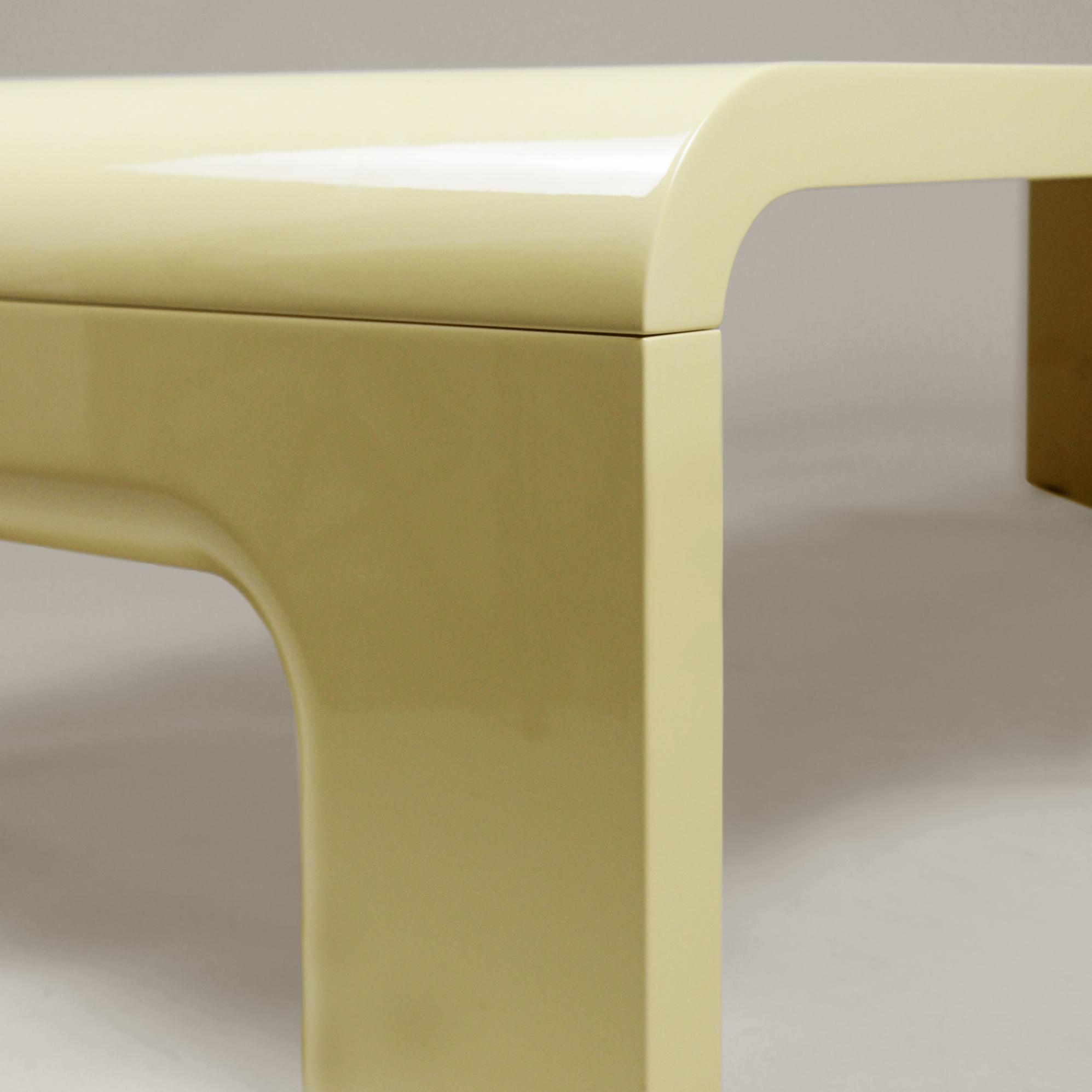 Pliè Coffee Table