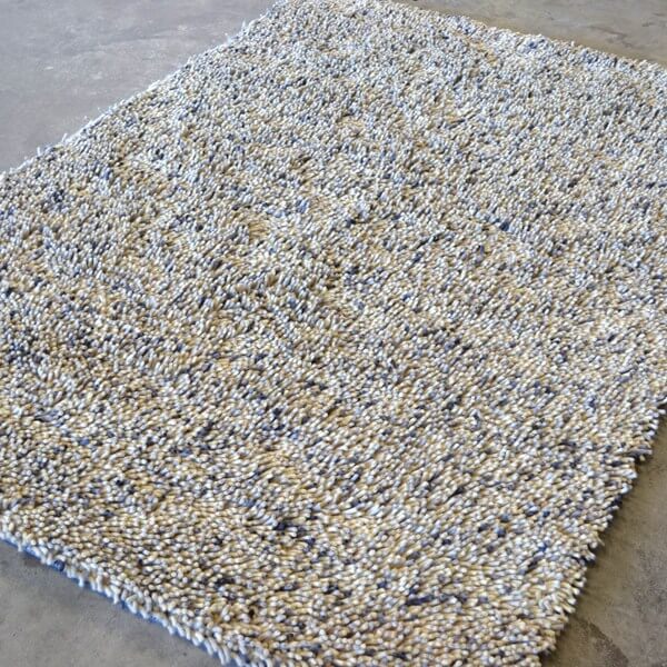 Rocks Shaggy Handmade Rug | Size: 6' 7