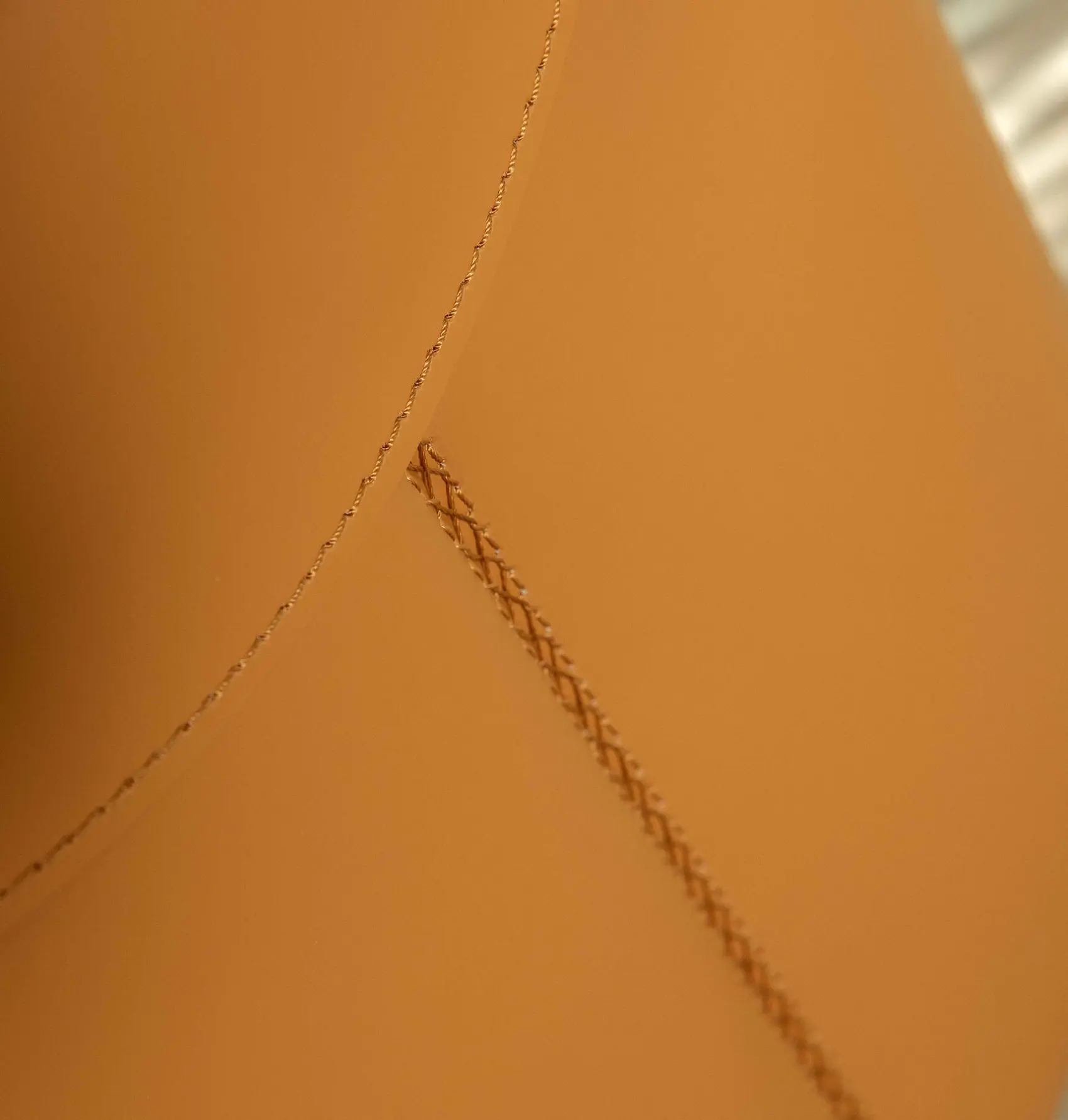 Lisa Cuoio Chair