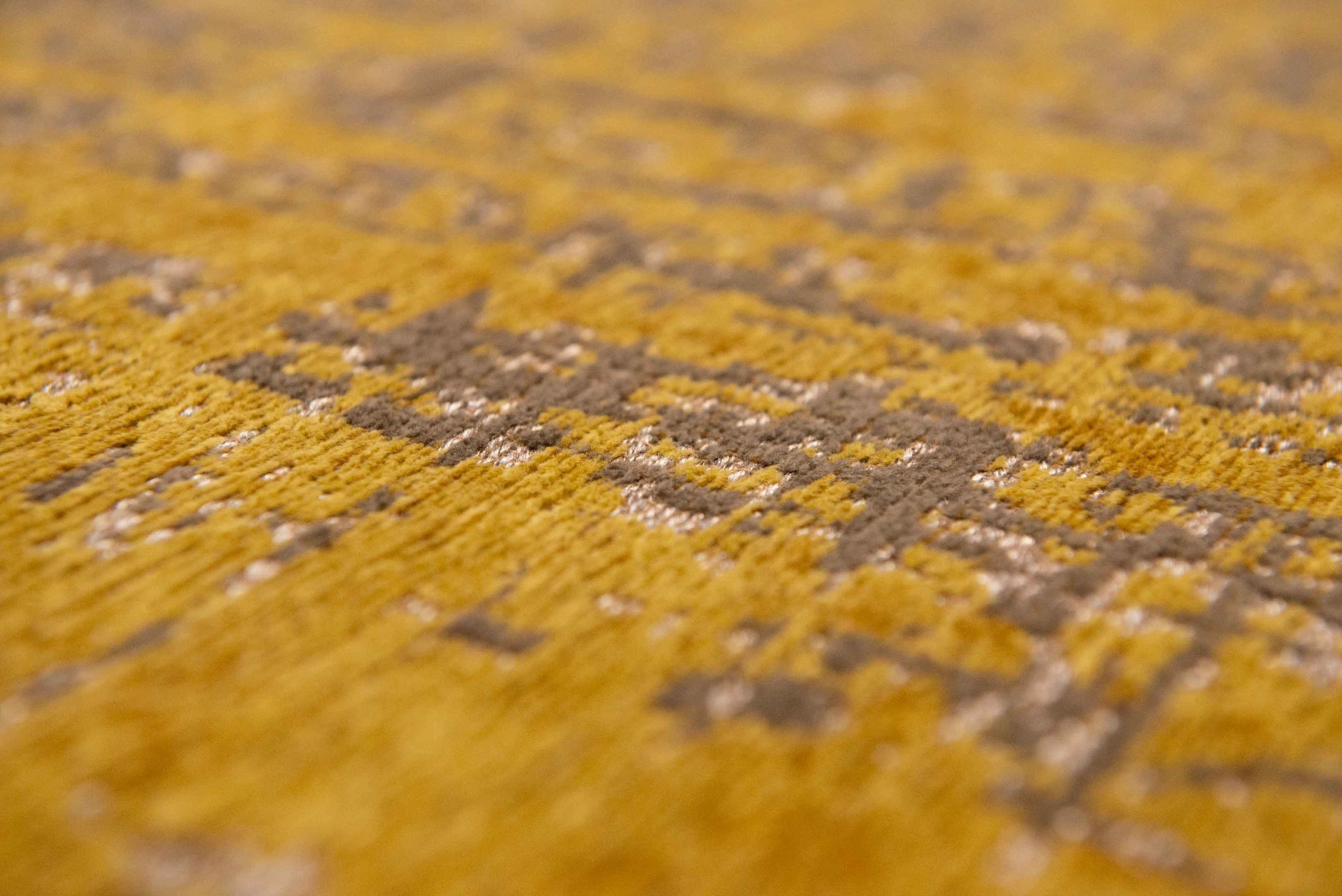 Abstract Gold Belgian Rug ☞ Size: 5' 7" x 8' (170 x 240 cm)