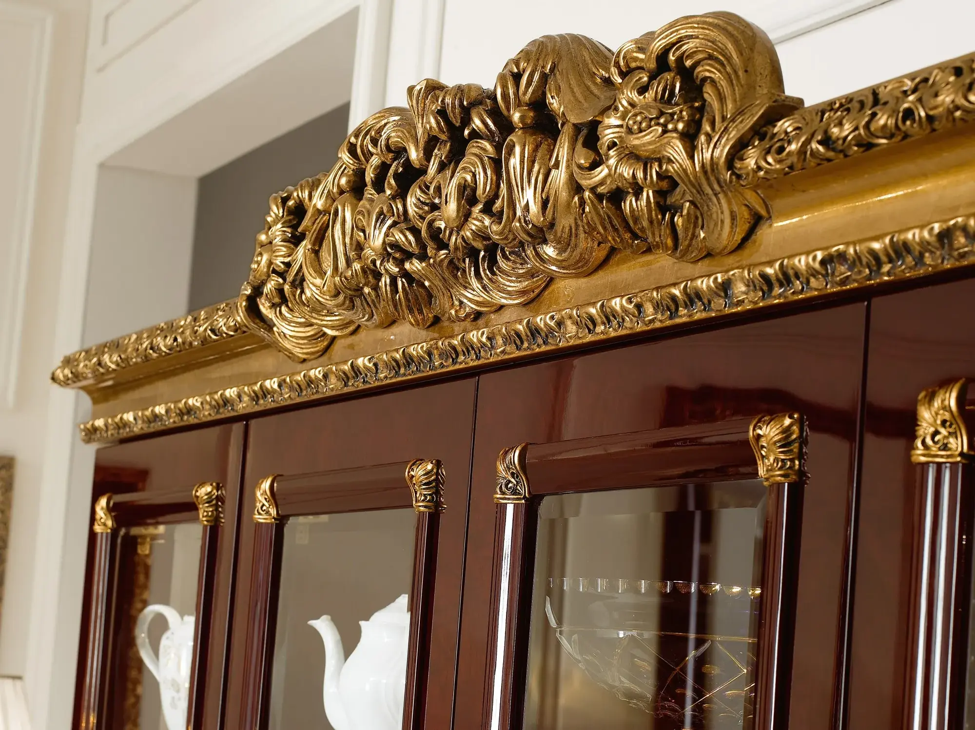 Brown/Gold Classic Display Cabinet