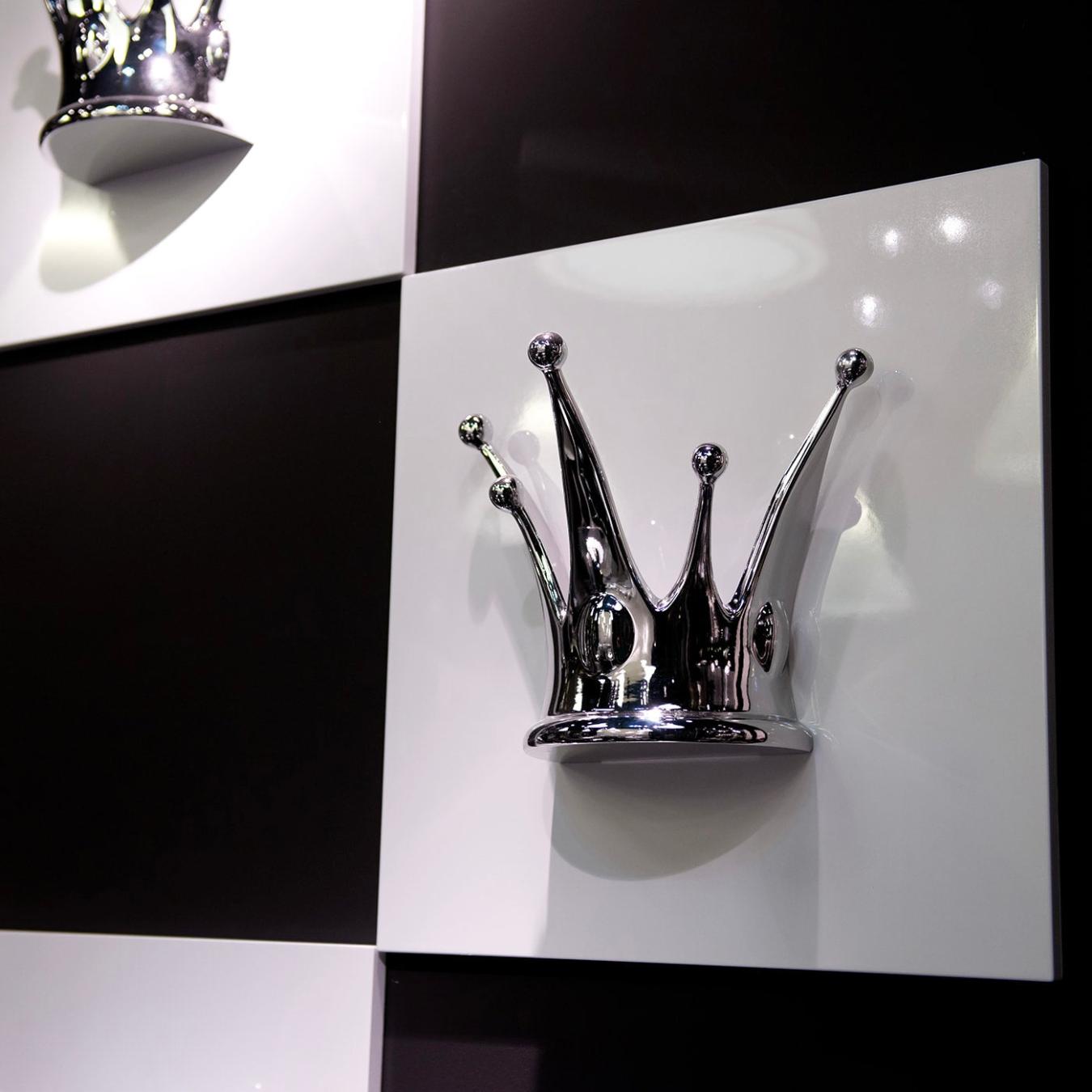 Crown Wall Accent