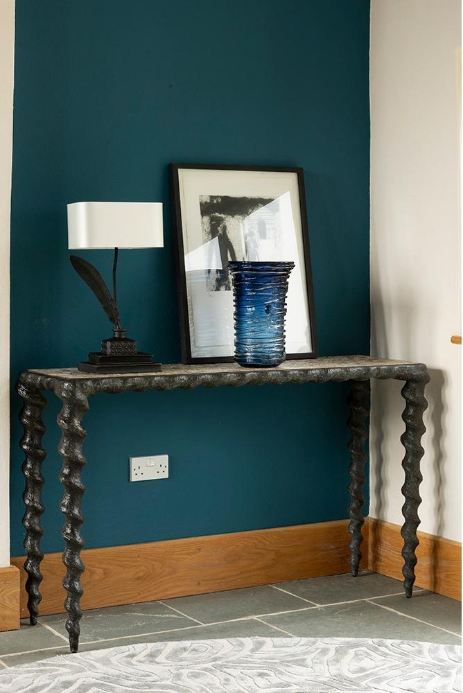 Karinta Console Table