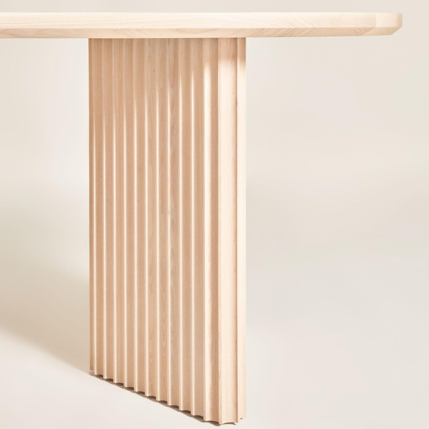 Basalto Naturale Ash Table