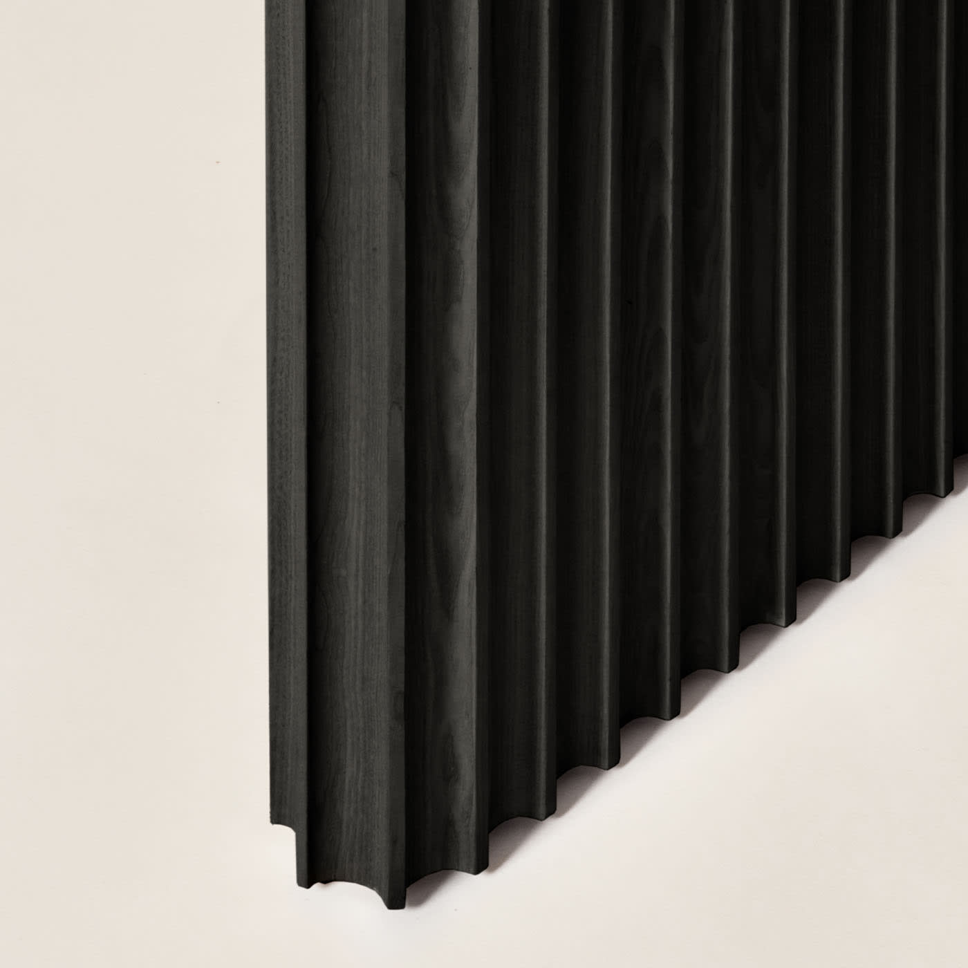 Basalto Black Ash Table