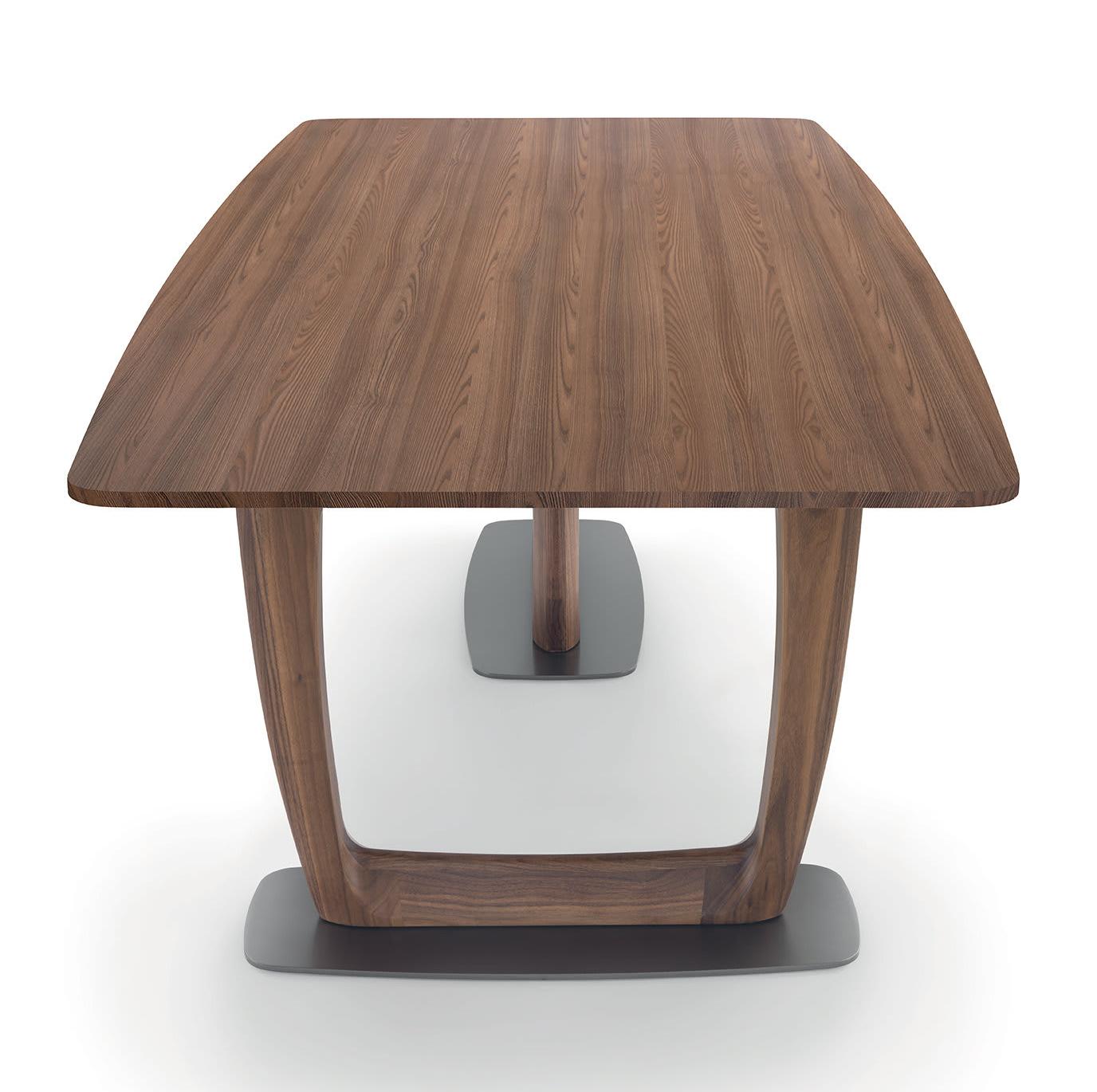Aaron Dining Table