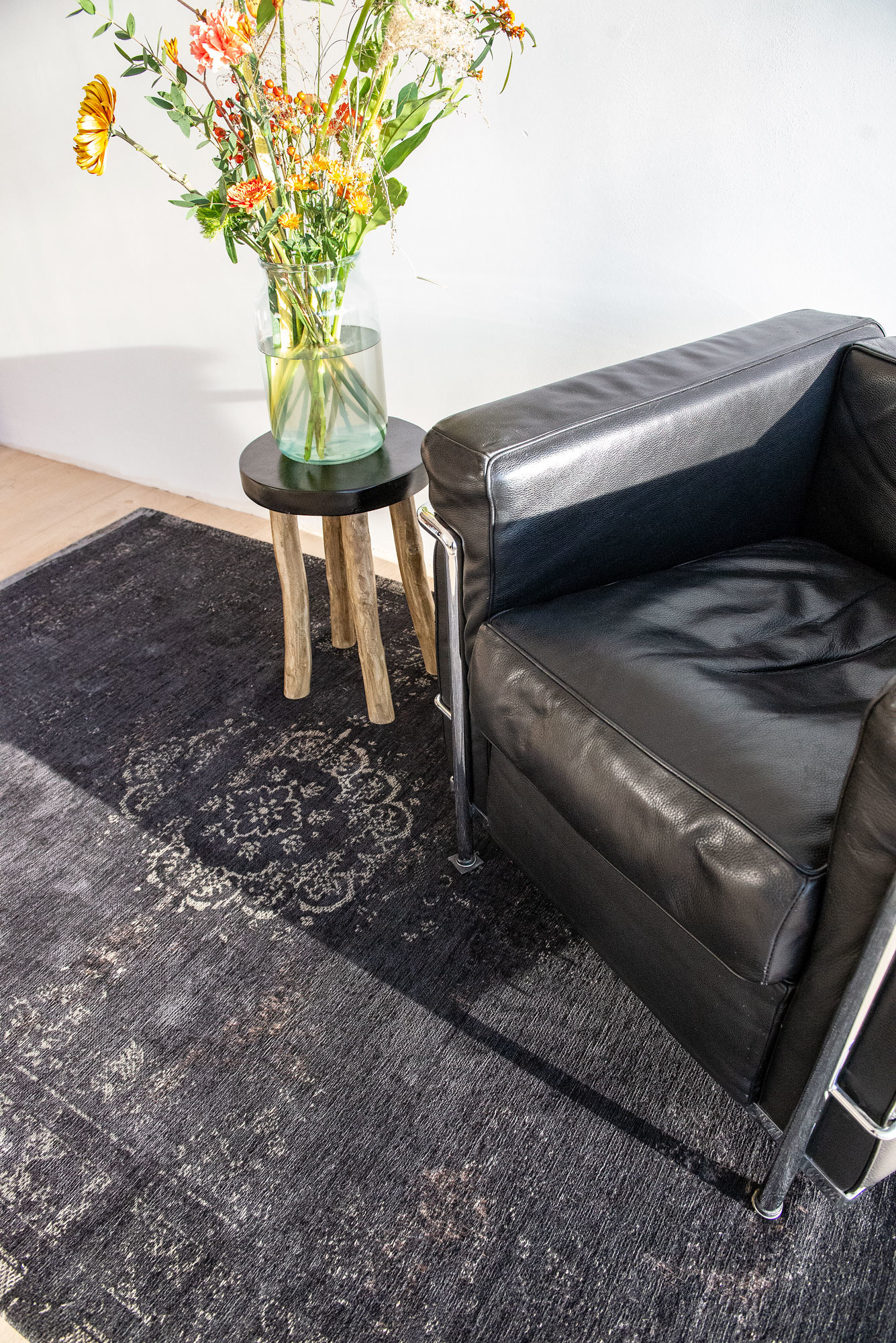 Medallion Black Flatwoven Rug