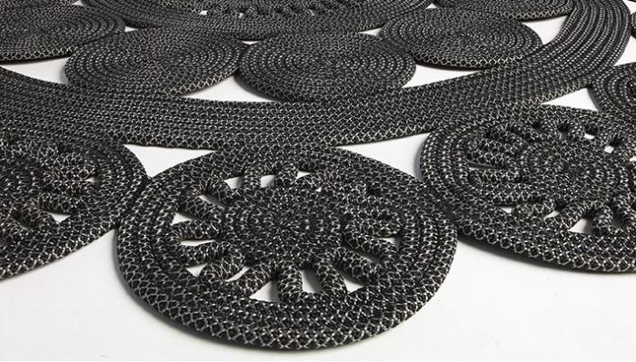 Braided Black / Grey Premium Rug | Size: Round 5' 3