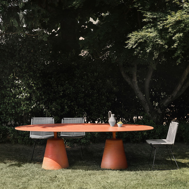 Ovale Rock Indoor / Outdoor Table