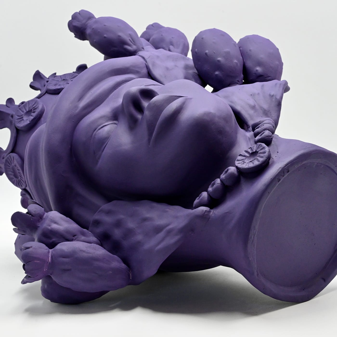 Moor's Head Violet Sculpture