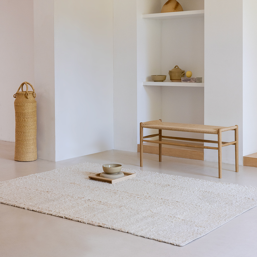 Wool White Base Rug | Size: 5' 3