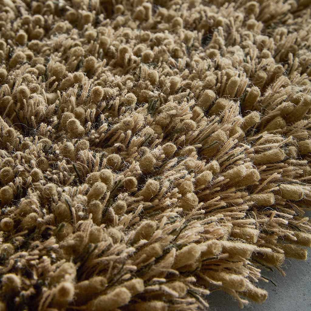 Ground Shag Rug | Size: 5' 7
