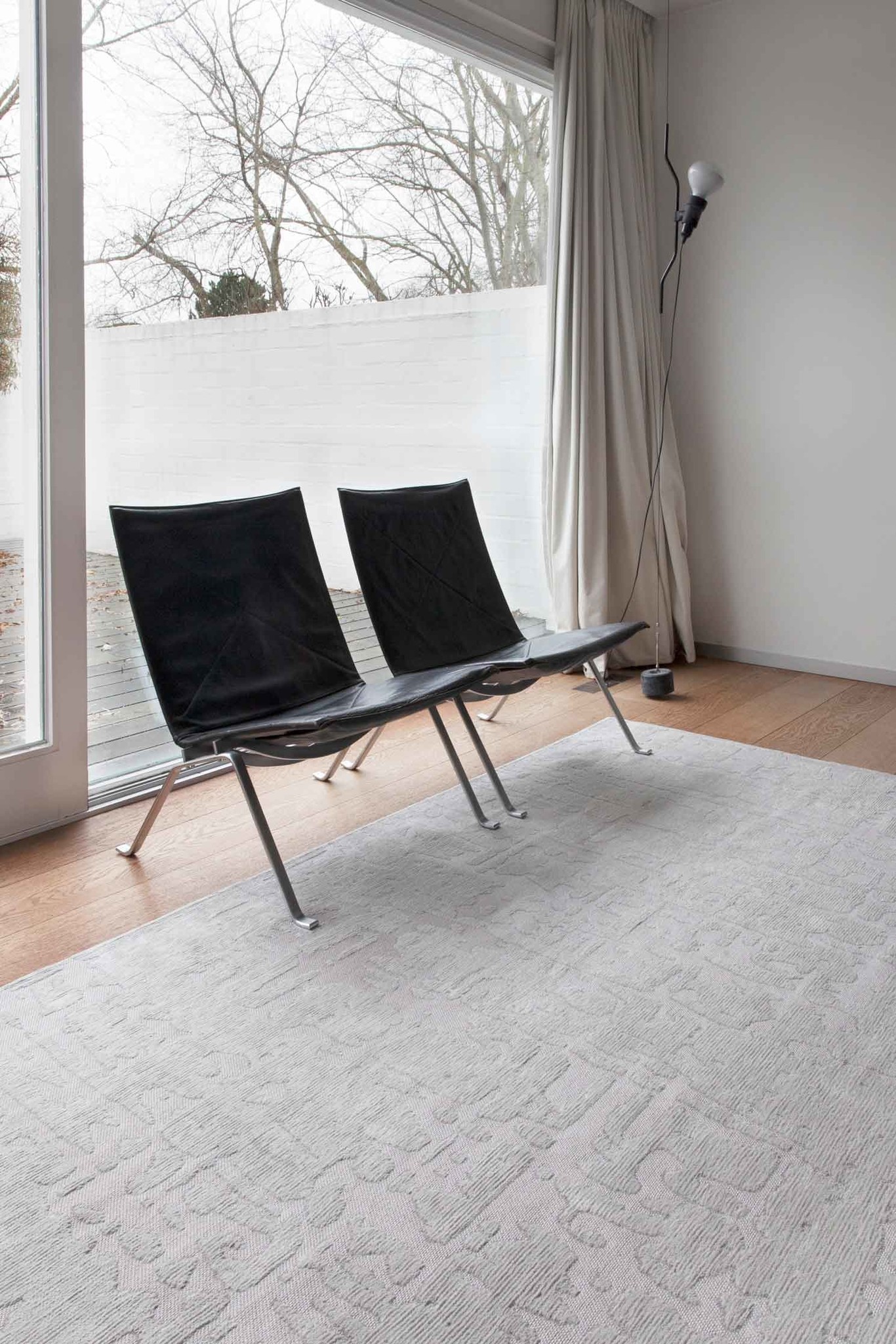Abstract Silver Belgian Rug ☞ Size: 5' 7" x 8' (170 x 240 cm)