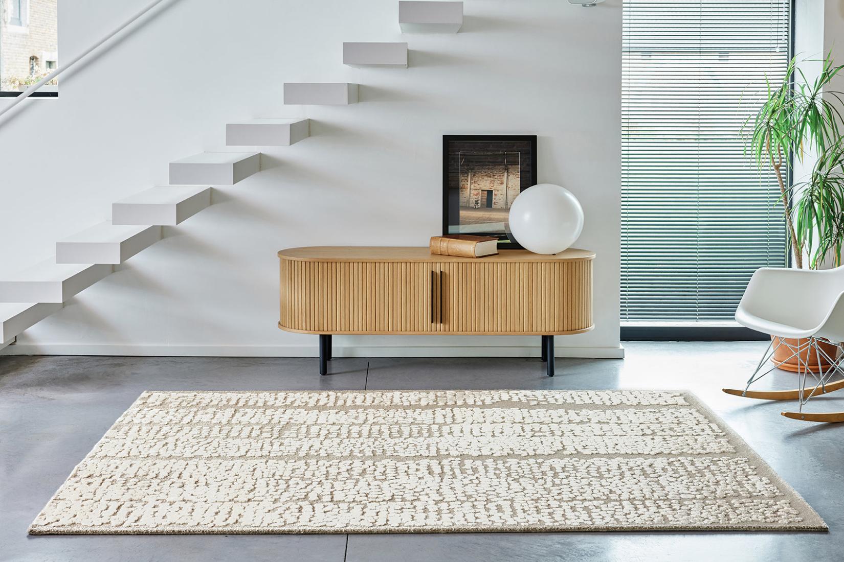 Hand-Tufted Wool & Tencel Rug