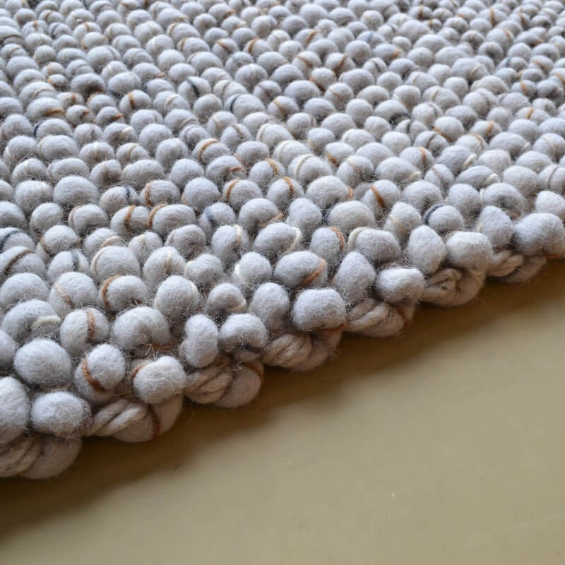 Handwoven White Wool / Jute Rug ☞ Size: 250 x 350 cm