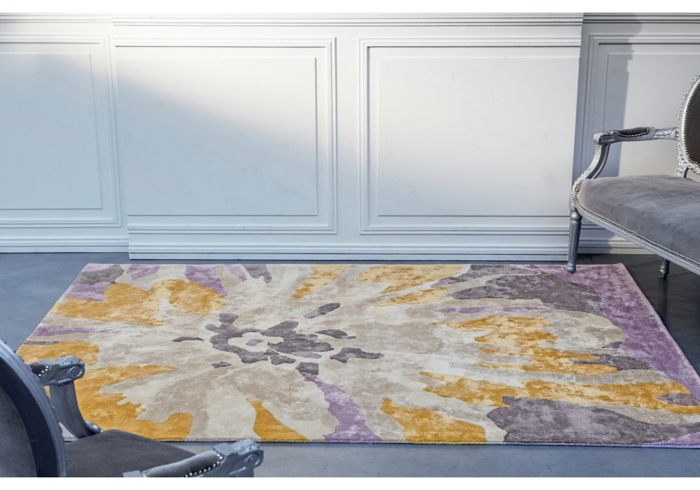 Giant Flower Viscose Hand-Tufted Rug