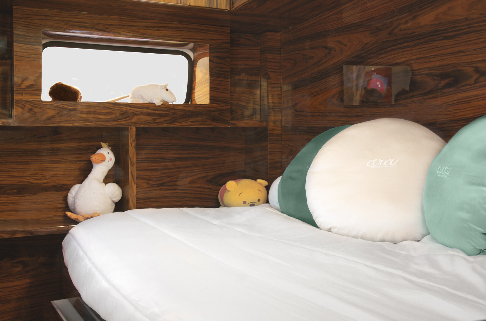 Traveler’s Caravan Green Bedroom Set