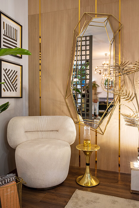 Lustre Grand Wall Mirror - 3