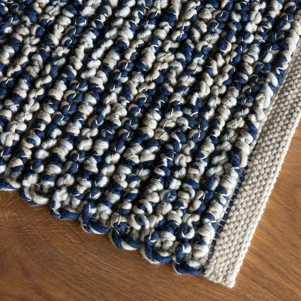Ink Rug | Size: 6' 7