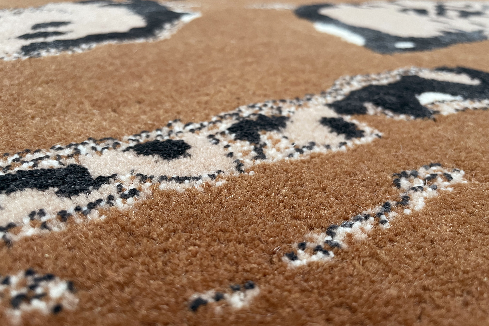 Wool & Viscose Hand-Tufted Rug