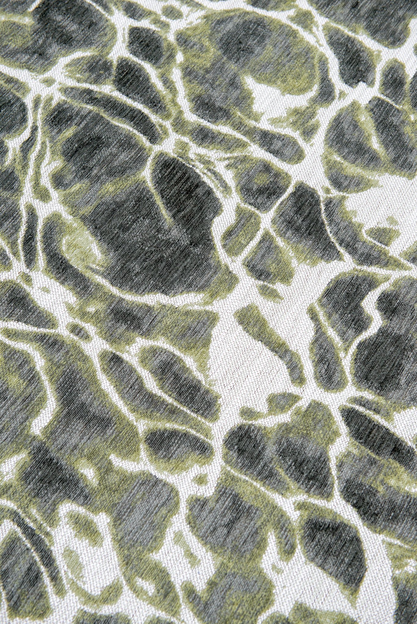 River Modern Rug ☞ Size: 4' 7" x 6' 7" (140 x 200 cm)