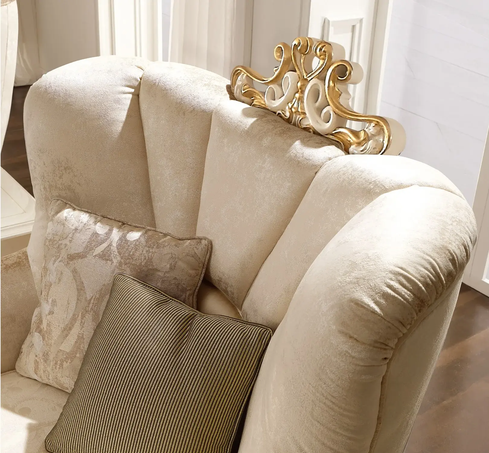 Exquisite Armchair with Armrests