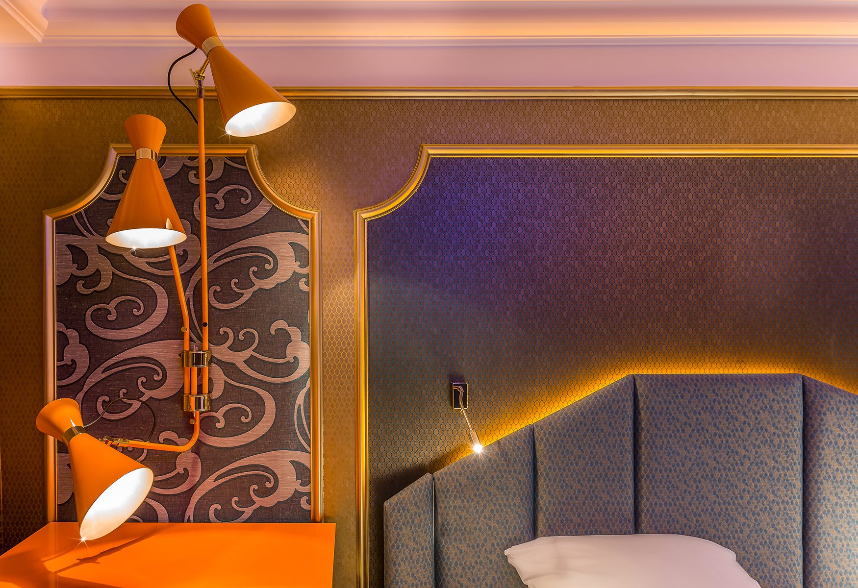Performer Wall Lamp - 2