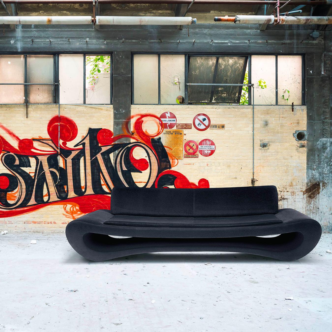 New Lips Black Sofa