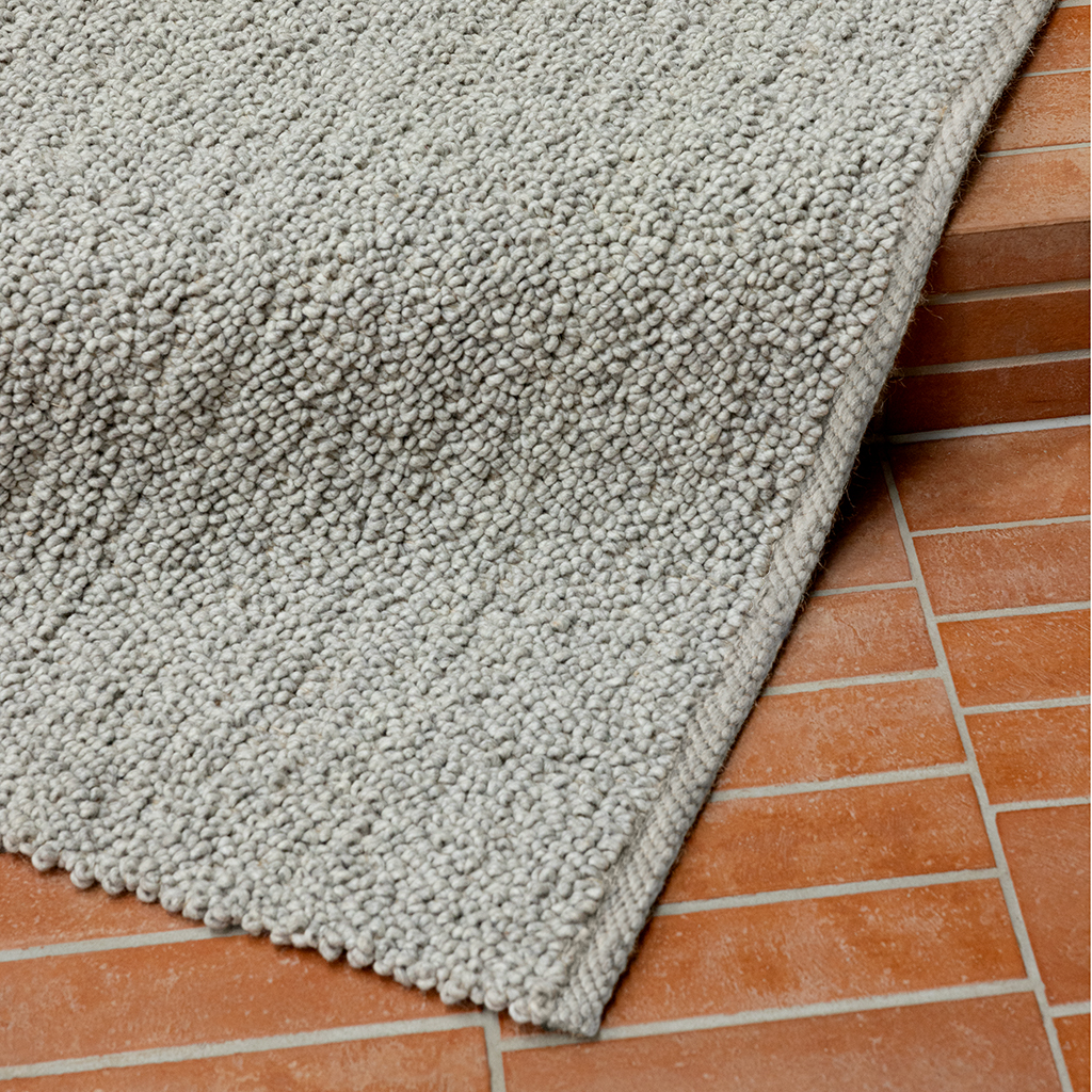 Ash Rug | Size: 4' 7