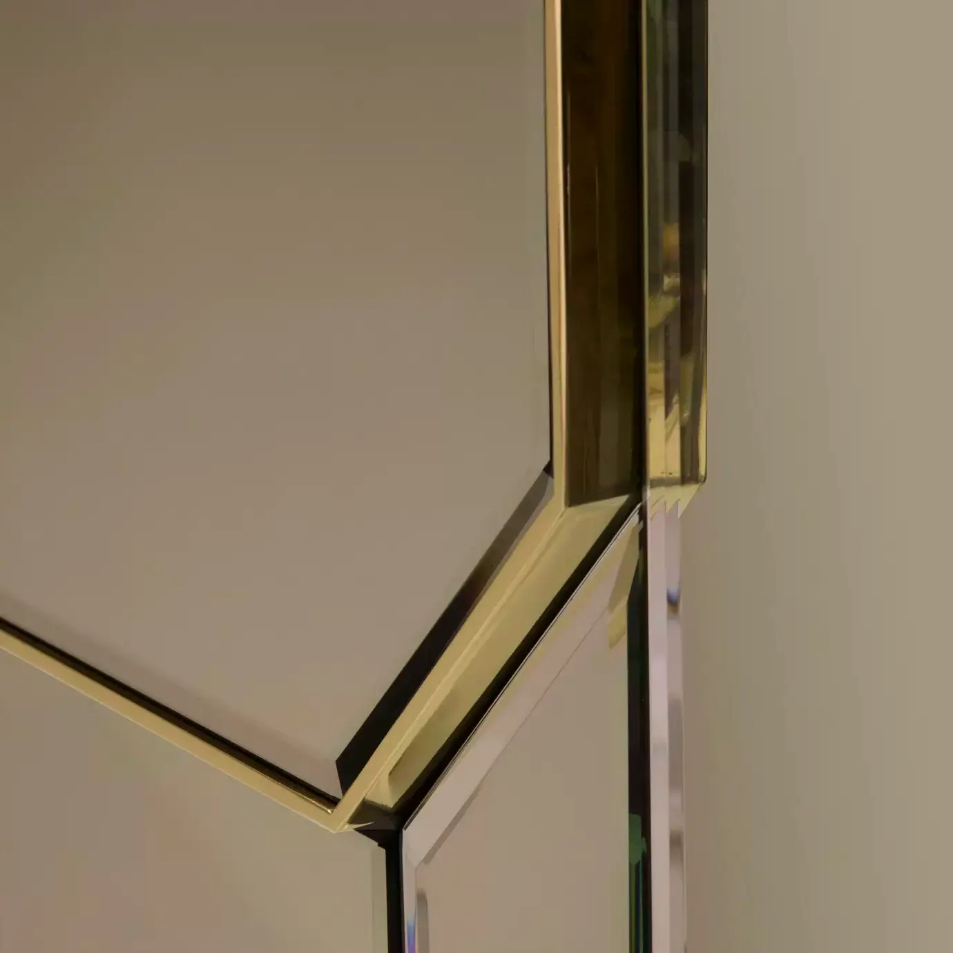 Egoist Mirror