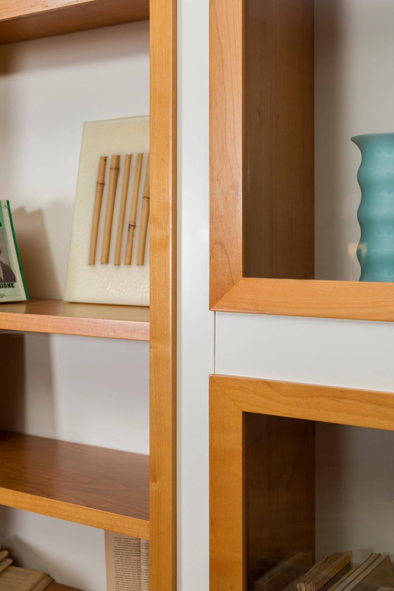 Maschera Bookcase