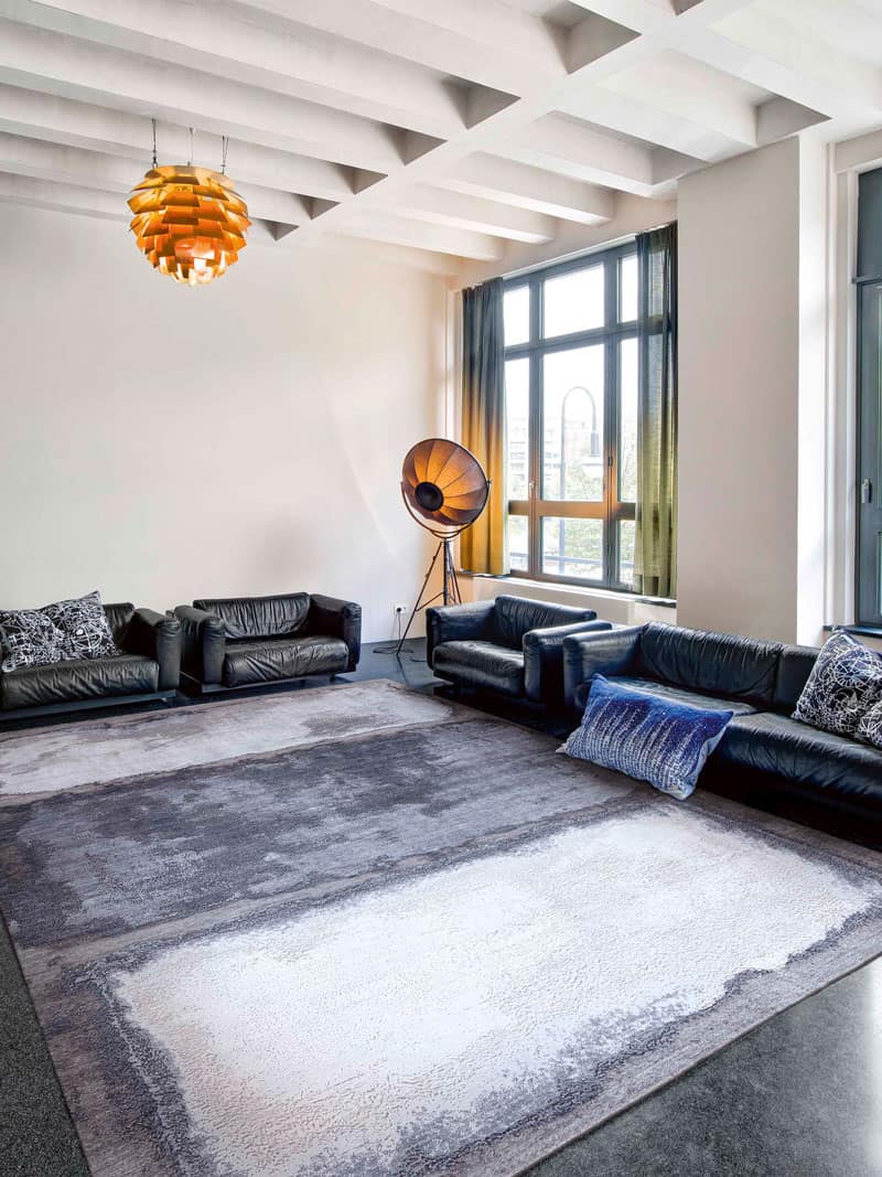 Silver / Anthracite Hand-Woven Rug
