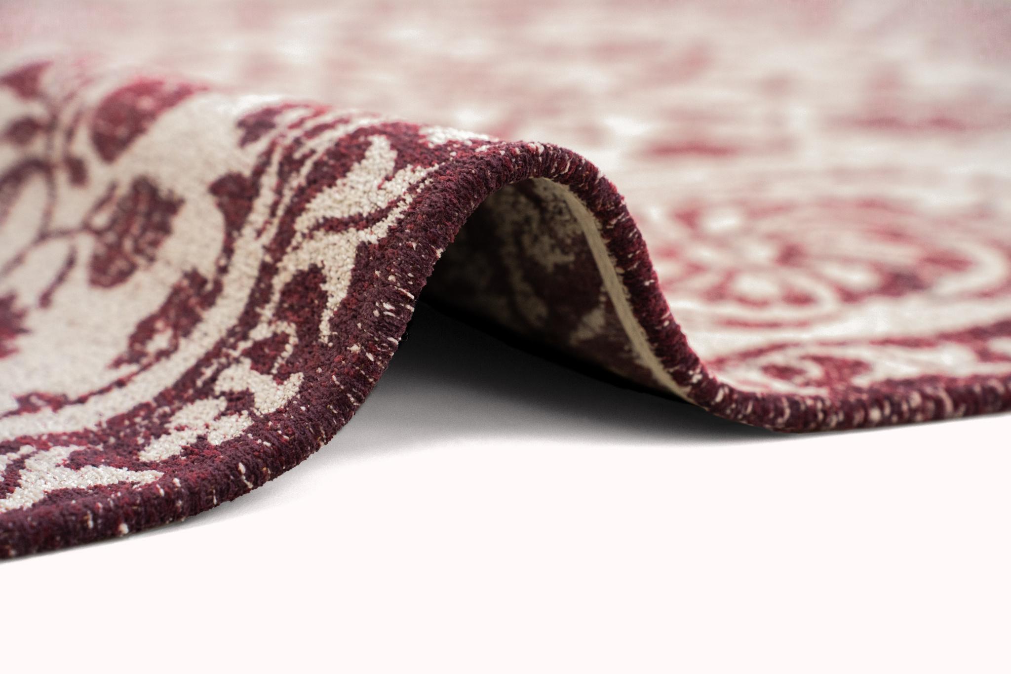 Zephyr Rug | Size: 7' 10