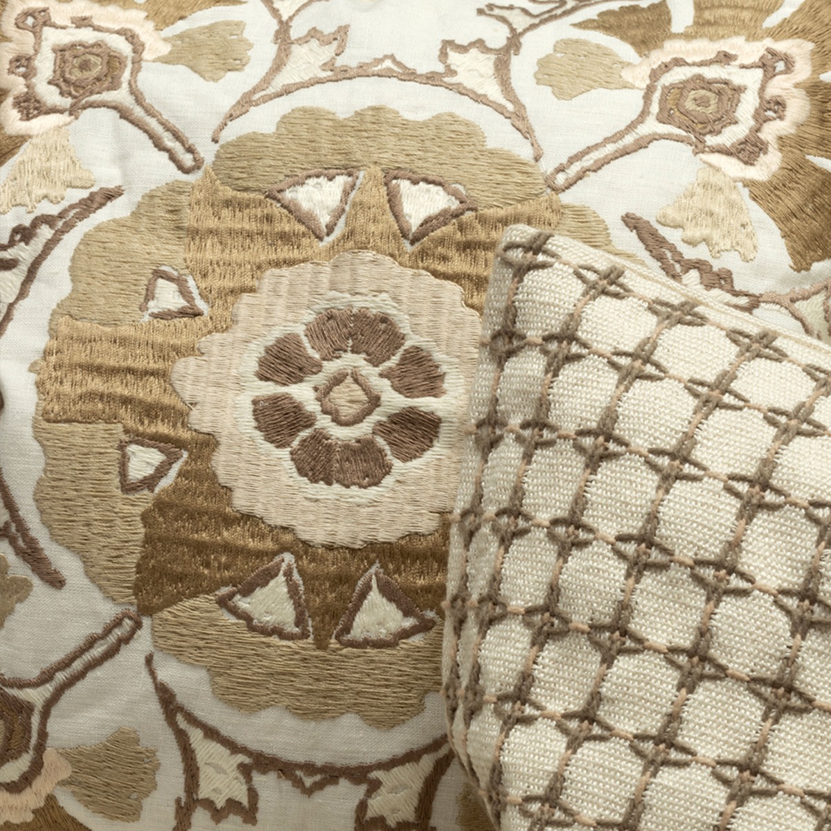 Alexi Cushion
