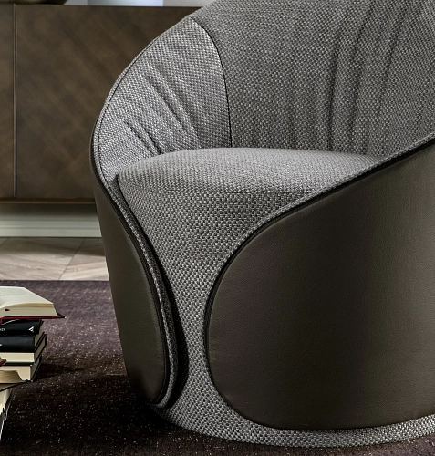 Mama Armchair