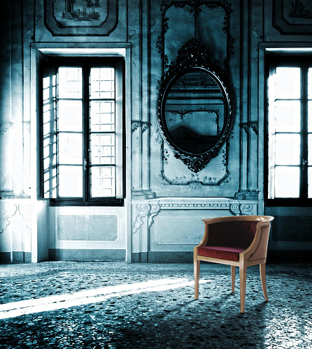 Roberta Chair with Armrests