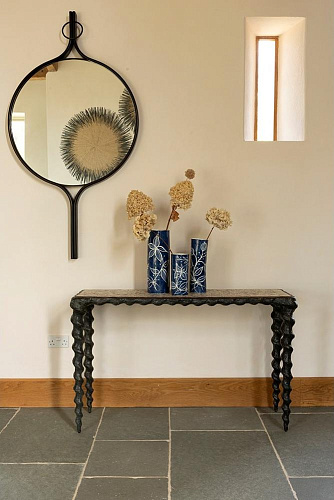 Karinta Console Table